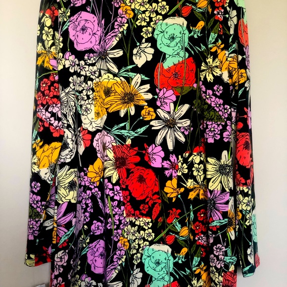 LuLa Roe || NWT floral print, scoop neck, cotton long sleeve shirt size Large - Picture 6 of 6